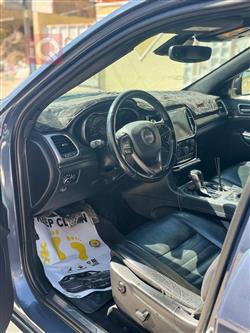 جیپ گراند شیرۆکی